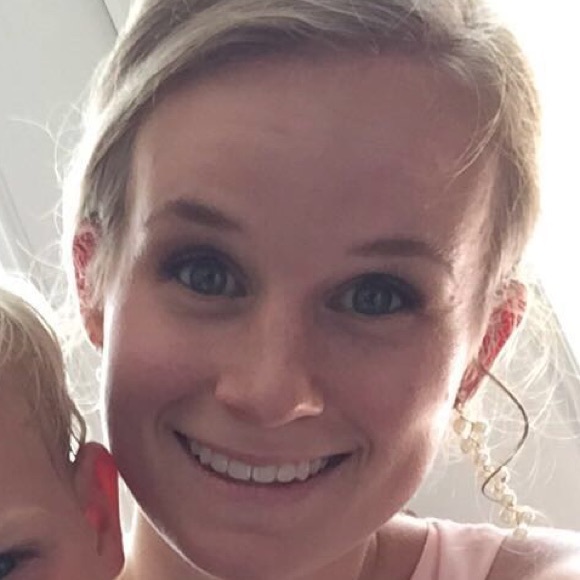 Meet your Posher, Megan - Picture 1 of 1